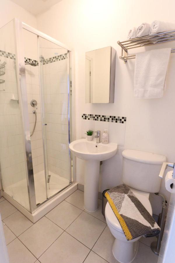 The Breeze Way Apartment